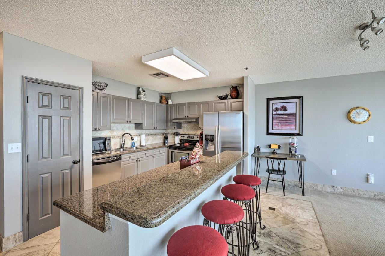 Fort Worth Condo With Racetrack Views And Pool Access Zewnętrze zdjęcie
